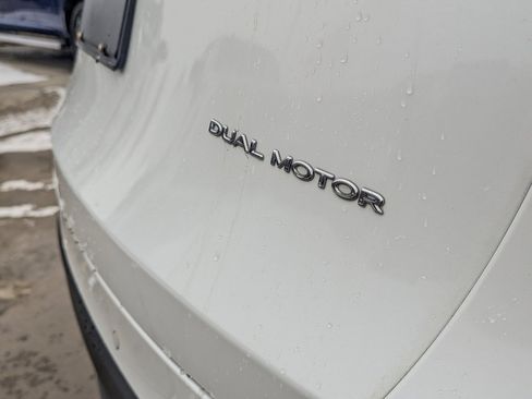 Used 2021 Tesla Model Y Long Range image 11