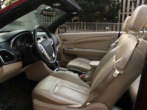 Used 2013 Chrysler 200 Limited FWD image 15