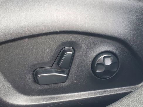 Used 2018 Jeep Compass Latitude w/ Popular Equipment Group AWD/4WD image 12