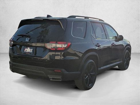 Used 2025 Honda Pilot Black Edition image 5