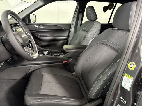 New 2025 Jeep Grand Cherokee Laredo X image 12