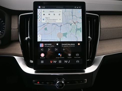 New 2026 Volvo XC90 B6 Plus w/ Protection Package Premier image 13