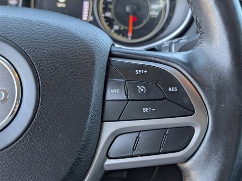 Used 2021 Jeep Cherokee Latitude Plus image 13