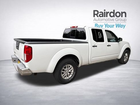 Used 2015 Nissan Frontier SV AWD/4WD image 7