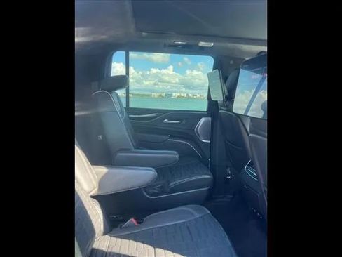 Used 2023 Cadillac Escalade ESV V image 8