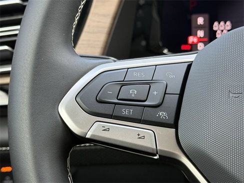 New 2026 Volkswagen Atlas SE image 11