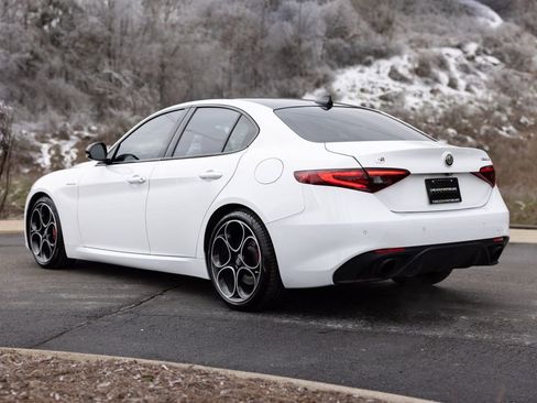 Used 2023 Alfa Romeo Giulia Veloce image 6