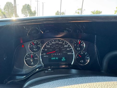 Used 2025 Chevrolet Express 2500 w/ Driver Convenience Package RWD image 32