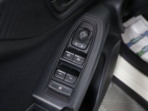 Used 2018 Subaru Crosstrek 2.0i AWD/4WD image 30