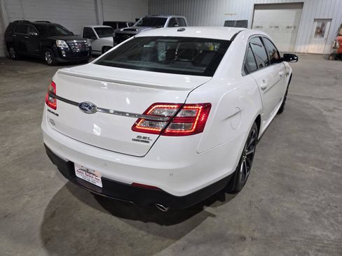 Used 2016 Ford Taurus SEL FWD image 11