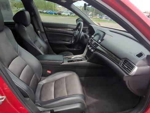 Used 2018 Honda Accord Sport image 30