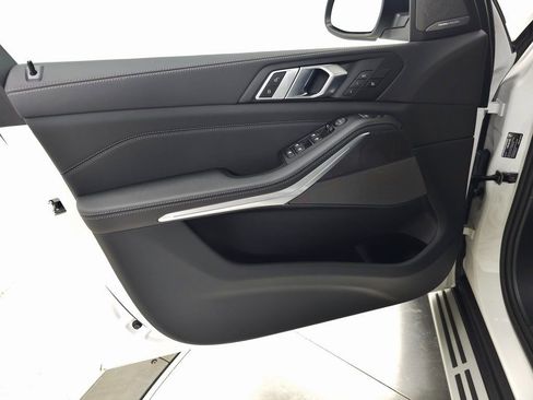 Used 2026 BMW X5 xDrive40i image 11