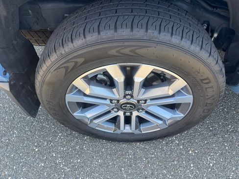 Used 2025 Toyota 4Runner Limited AWD/4WD image 20