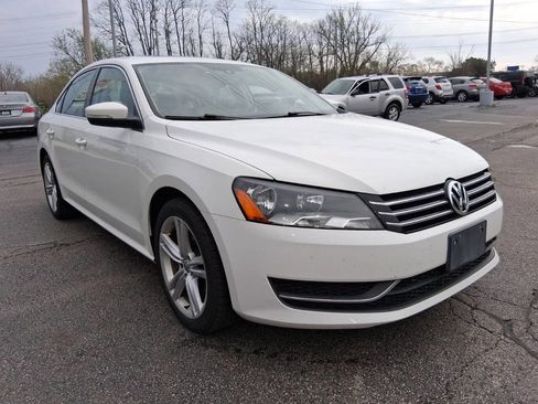 Used 2014 Volkswagen Passat 1.8T SE image 3