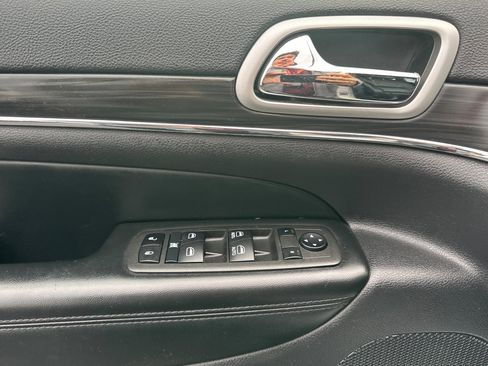 Used 2022 Jeep Grand Cherokee Limited image 11