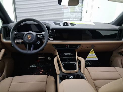 New 2025 Porsche Cayenne S image 15