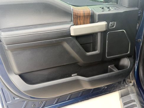 Used 2019 Ford F150 Lariat w/ Equipment Group 502A Luxury image 11