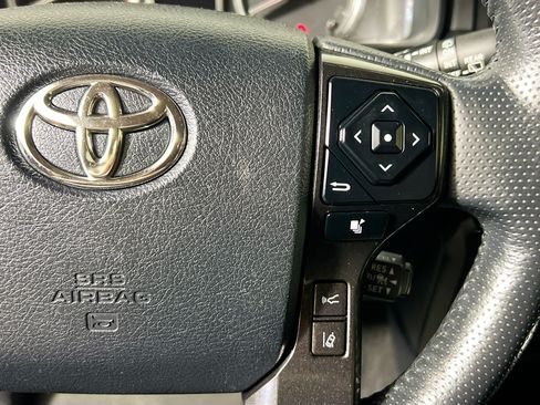Used 2023 Toyota 4Runner TRD Off-Road Premium w/ Moonroof Package AWD/4WD image 18