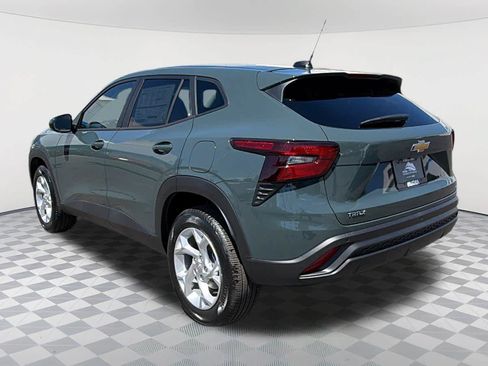 New 2026 Chevrolet Trax LS w/ LS Convenience Package FWD image 7