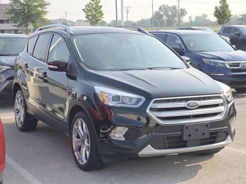 Used 2019 Ford Escape Titanium AWD/4WD image 2