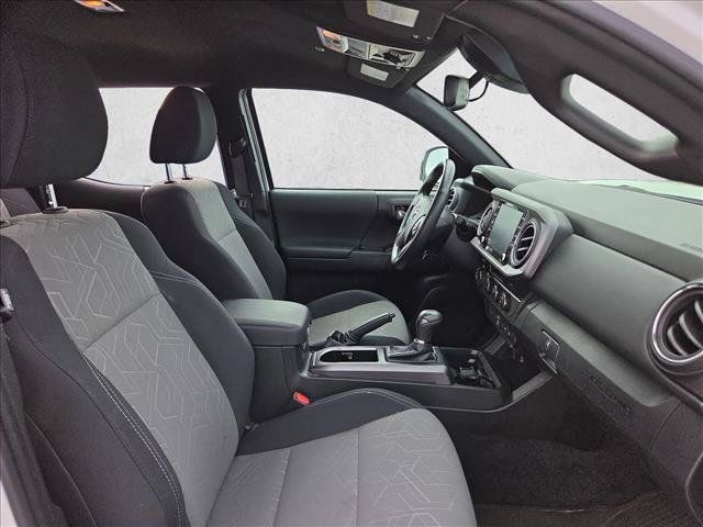 Used 2023 Toyota Tacoma TRD Off-Road w/ Black Out Package (TMS) AWD/4WD image 15