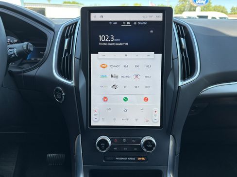 Used 2024 Ford Edge Titanium image 14