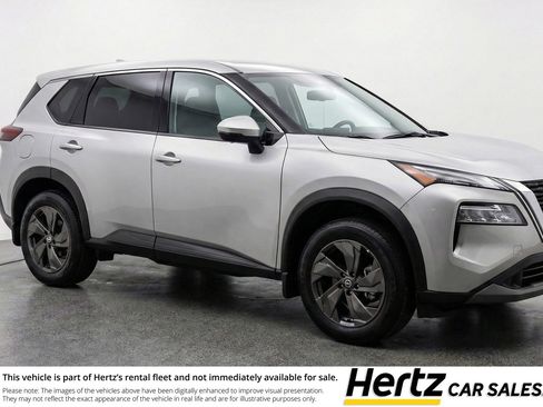 Used 2025 Nissan Rogue SV FWD image 1