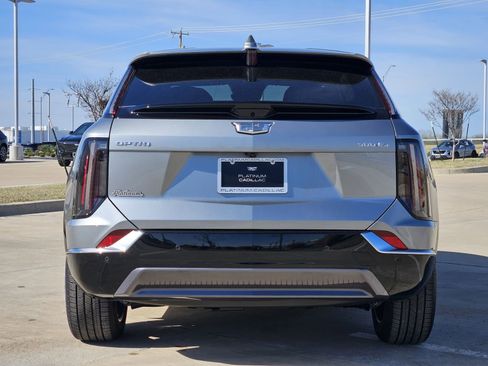 New 2026 Cadillac Optiq Luxury 1 image 8
