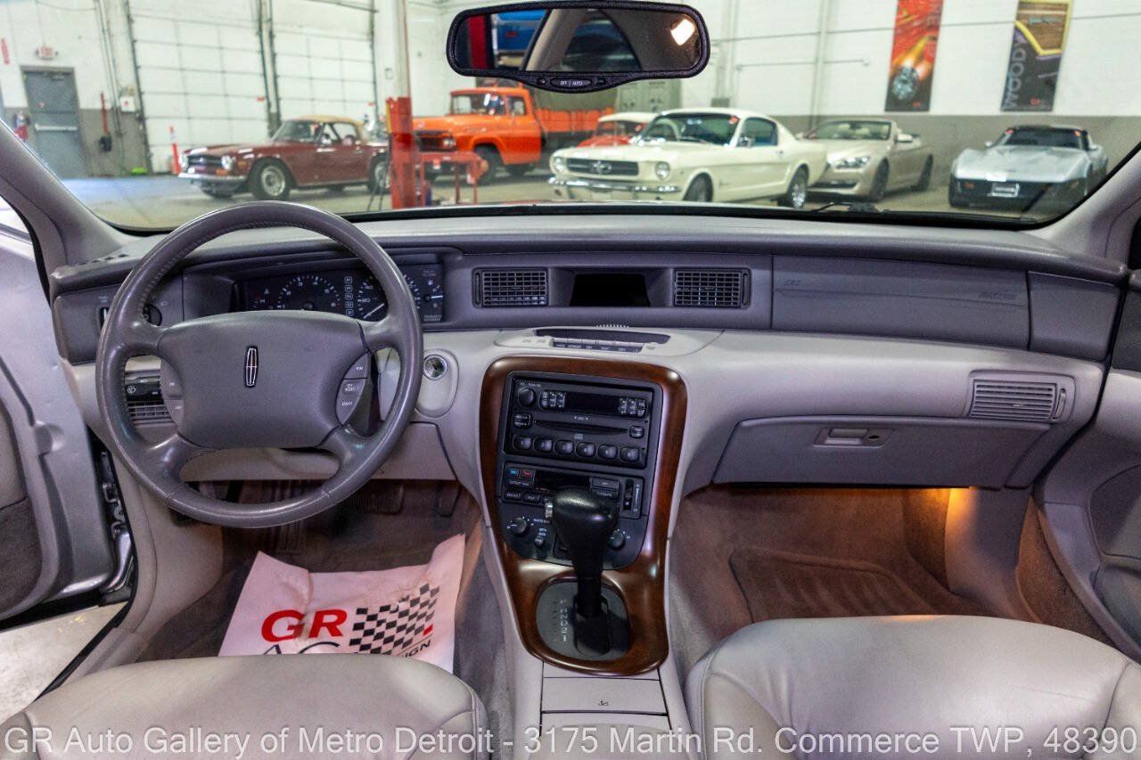 Used 1998 Lincoln Mark VIII RWD image 16