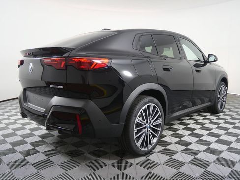 New 2026 BMW X2 xDrive28i w/ Technology Package AWD/4WD image 3