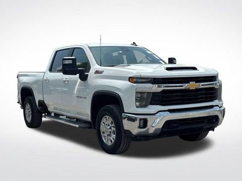 Used 2024 Chevrolet Silverado 2500 LT AWD/4WD image 9