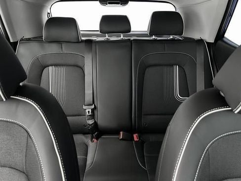 New 2025 Hyundai Venue Limited image 40