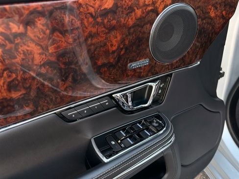 Used 2015 Jaguar XJ Supercharged image 44