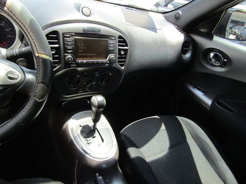 Used 2016 Nissan Juke S FWD image 11