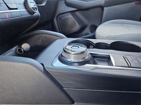 Used 2020 Ford Escape SE image 25