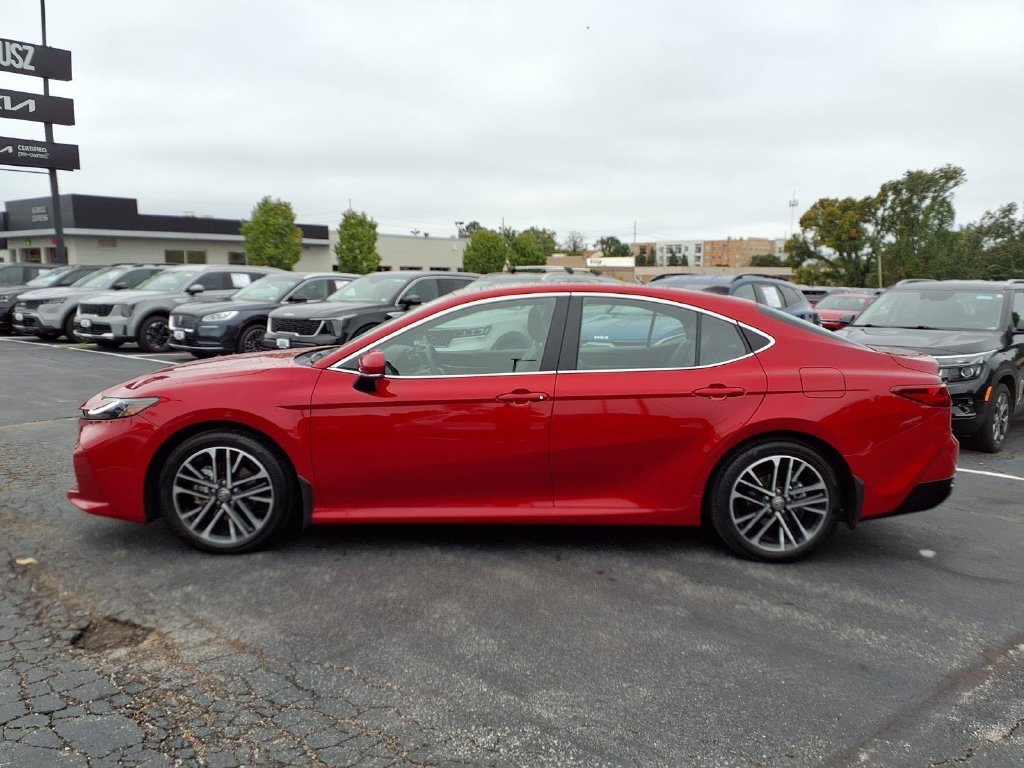 Used 2026 Toyota Camry XLE FWD image 5