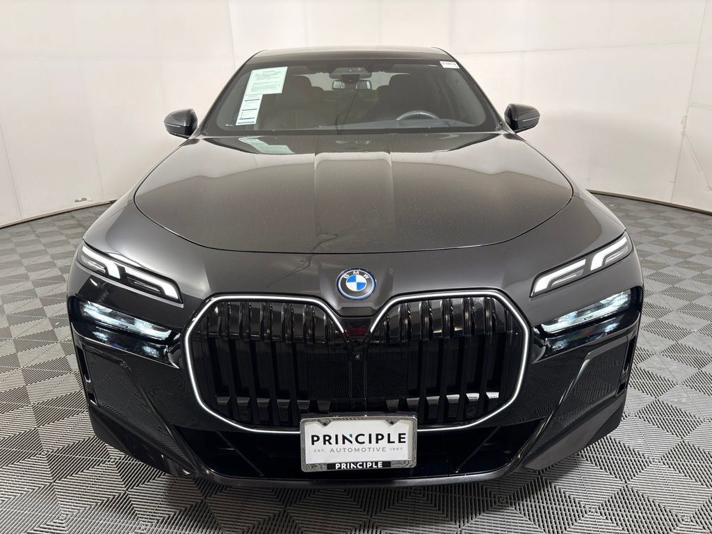 Certified 2025 BMW 750e xDrive AWD/4WD image 3
