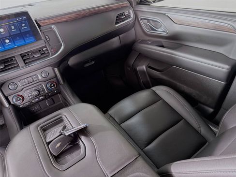Used 2022 Chevrolet Tahoe LT w/ Luxury Package AWD/4WD image 28