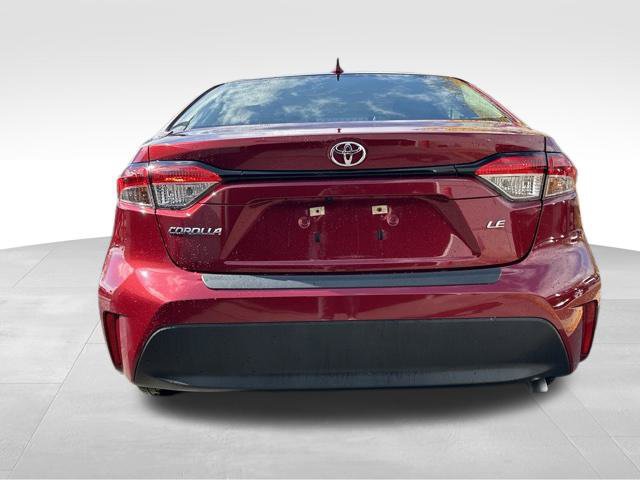 Used 2024 Toyota Corolla LE w/ LE Convenience Package FWD image 4