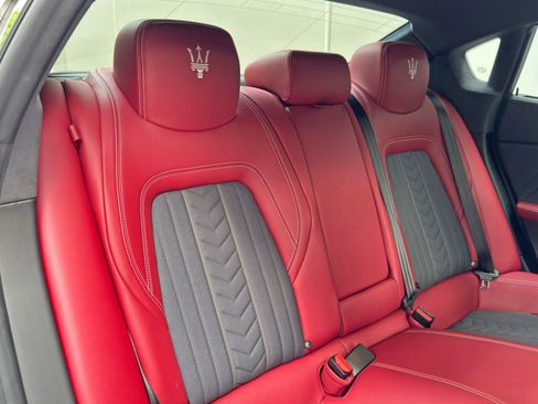 Used 2019 Maserati Quattroporte S GranLusso RWD image 38