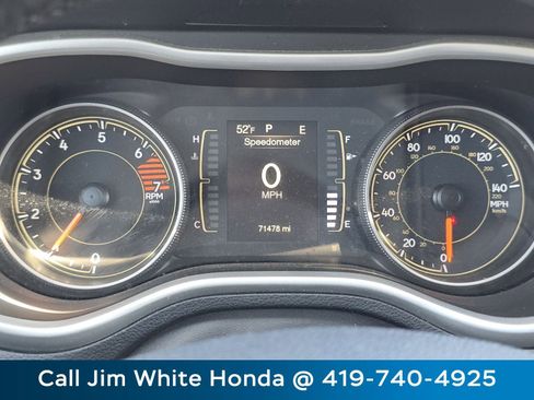 Used 2018 Jeep Cherokee Latitude Plus w/ Comfort/Convenience Group AWD/4WD image 29