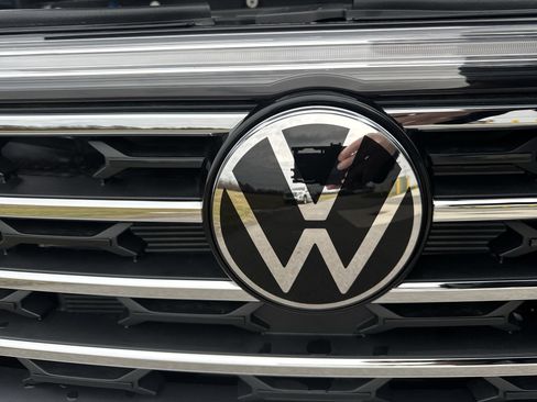 New 2026 Volkswagen Atlas SE image 32