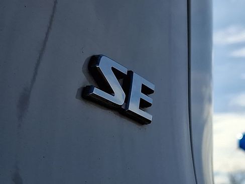 Used 2023 Toyota RAV4 SE w/ Weather & Moonroof Package image 36