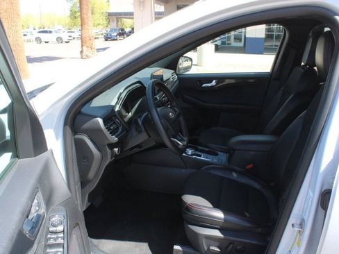 Used 2025 Ford Escape ST-Line FWD image 9