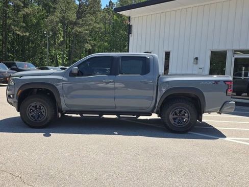 Used 2025 Nissan Frontier Pro-X image 2