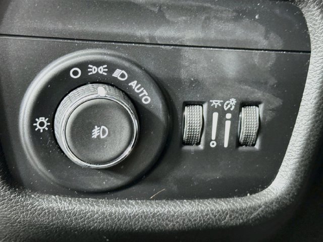 Used 2022 Jeep Grand Cherokee L Limited AWD/4WD image 14