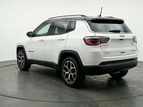 Used 2025 Jeep Compass Limited image 6