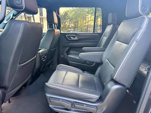 Used 2023 Chevrolet Suburban Premier RWD image 12