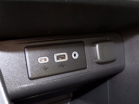 Used 2022 Buick Encore GX Preferred w/ Cold Weather Comfort Package image 23