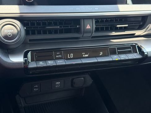 Used 2025 Toyota Prius LE FWD image 21